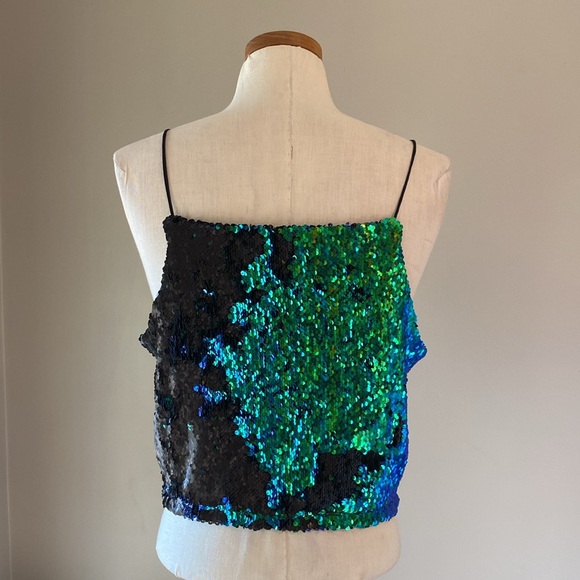 Forever 21 woman’s Flippable blue green sequin crop tank top spaghetti straps - Picture 6 of 13